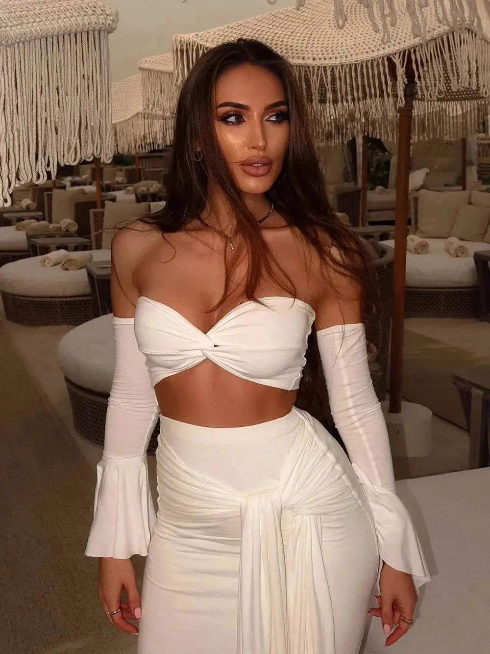 Conjunto Branco de Crop Top Manga Flare e Saia Longa Party Niquice