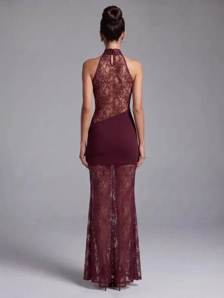 vestido borgonha comprido em renda floral transparente, com costas descobertas, cintura recortada e saia ajustada com cauda rendilhada