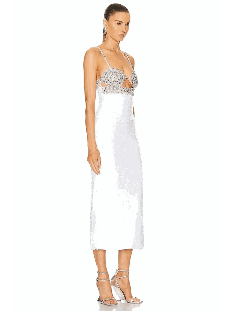 Vestido midi branco em lantejoulas com bustier de cristais e alças finas