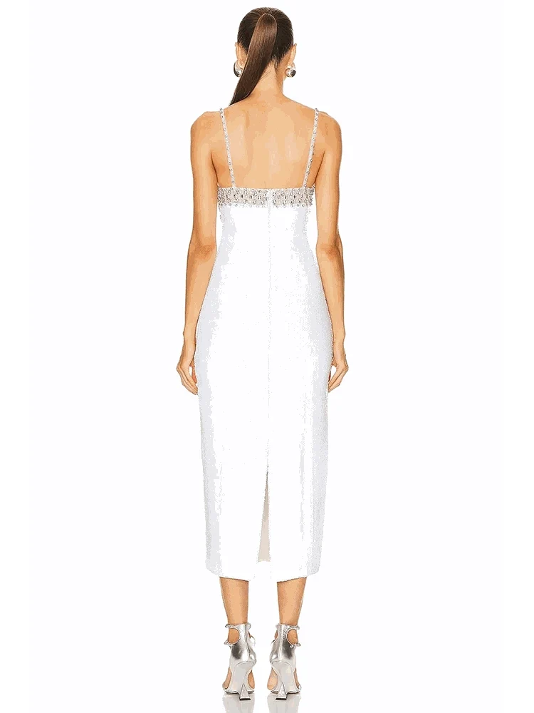Vestido midi branco em lantejoulas com bustier de cristais e alças finas