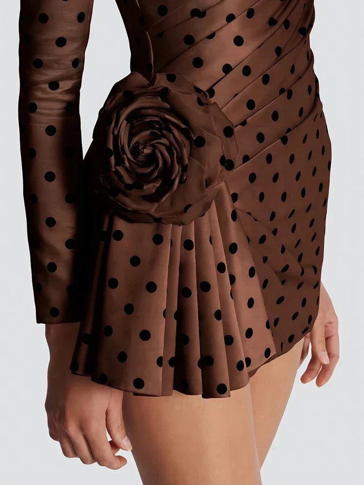 Vestido curto feminino com decote em V, mangas compridas e padrão de flores e pintas para festa e cocktail