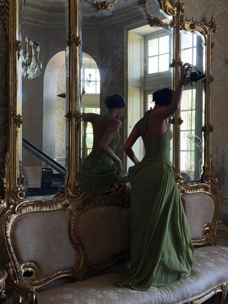 Vestido Longo Frente Única com Corset Vintage e Saia Plissada - Verde