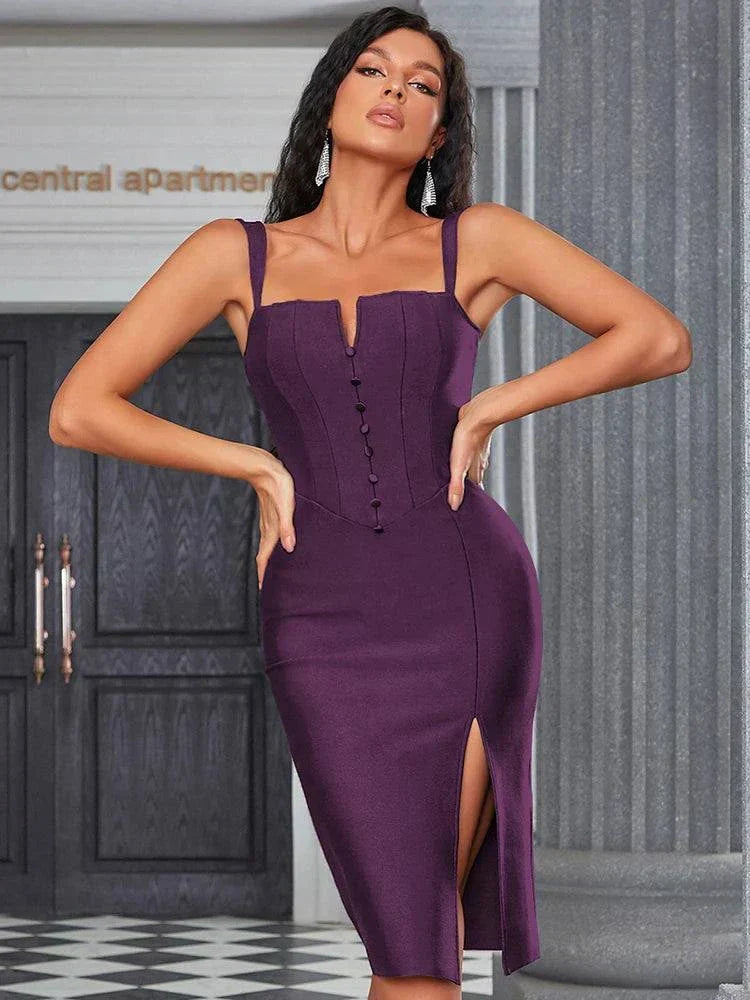 Vestido midi roxo de bandagem com botões decorativos e fenda frontal elegante
