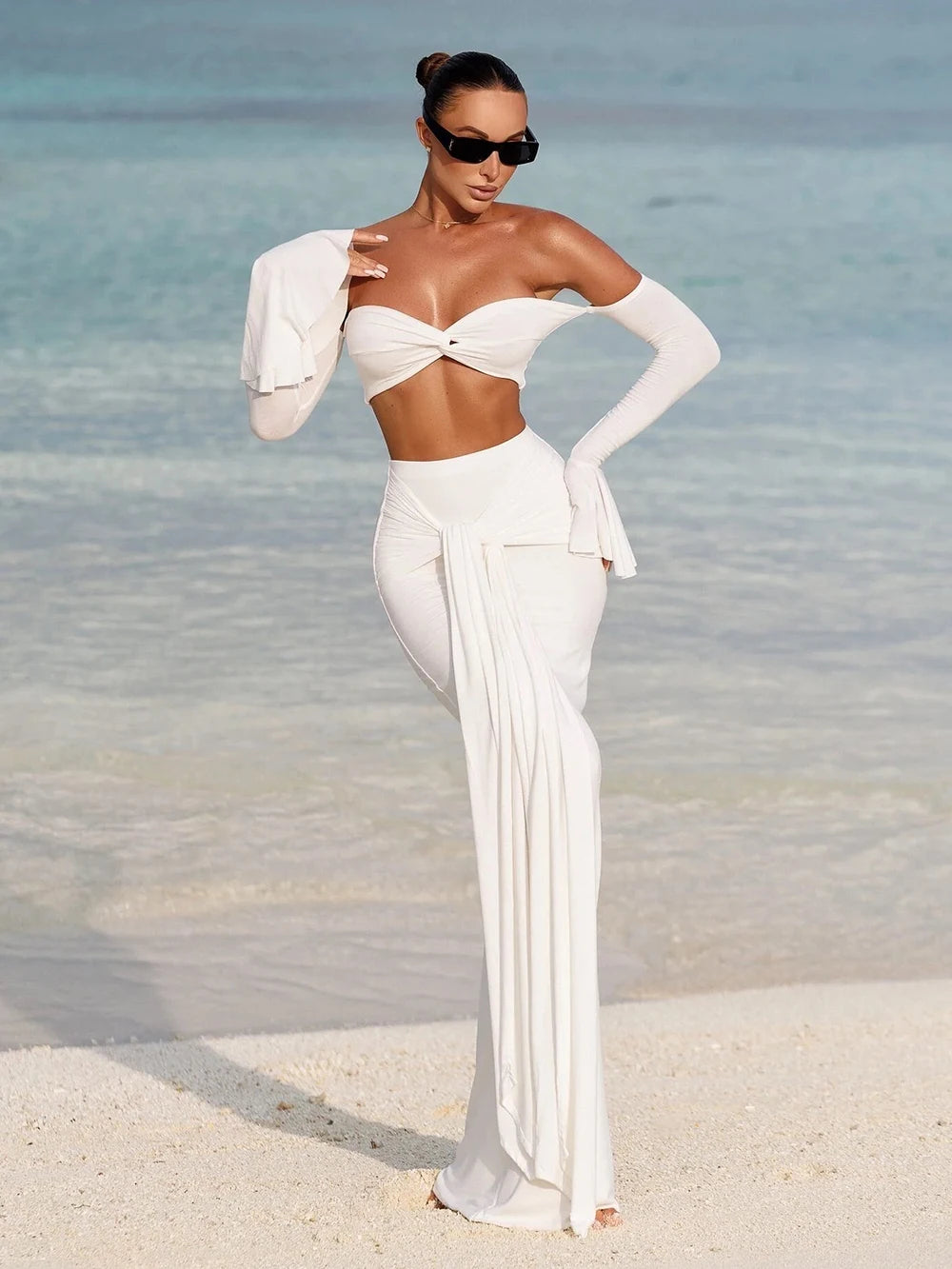Conjunto Branco de Crop Top Manga Flare e Saia Longa Party