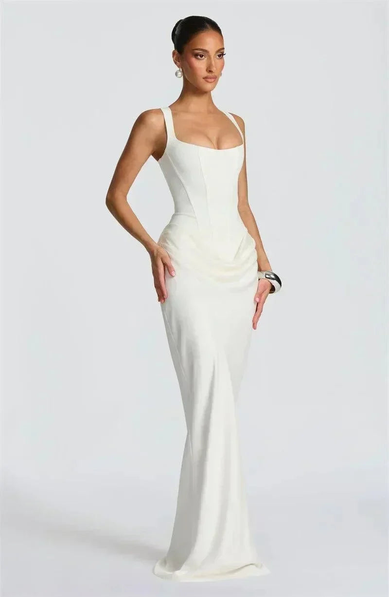 Vestido maxi elegante sem costas com decote quadrado e franzidos para festa