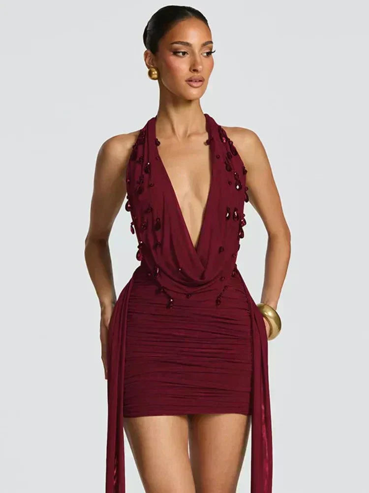 Vestido mini sexy Halter com decote profundo em V e costas nuas, com cristais em forma de gota e estilo drapeado para festas.