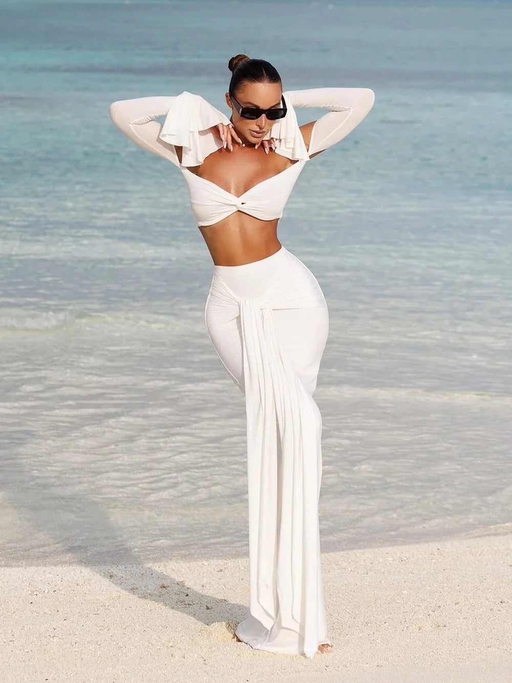 Conjunto Branco de Crop Top Manga Flare e Saia Longa Party