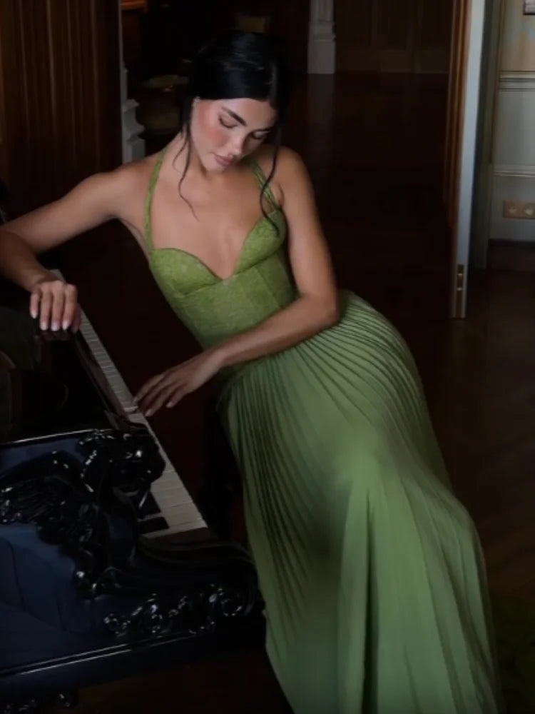 Vestido Longo Frente Única com Corset Vintage e Saia Plissada - Verde