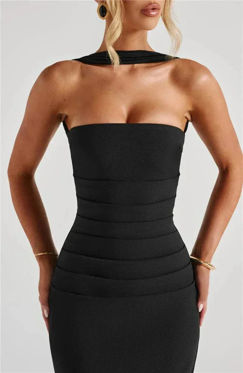 Vestido longo preto cai-cai justo com echarpe de chiffon elegante