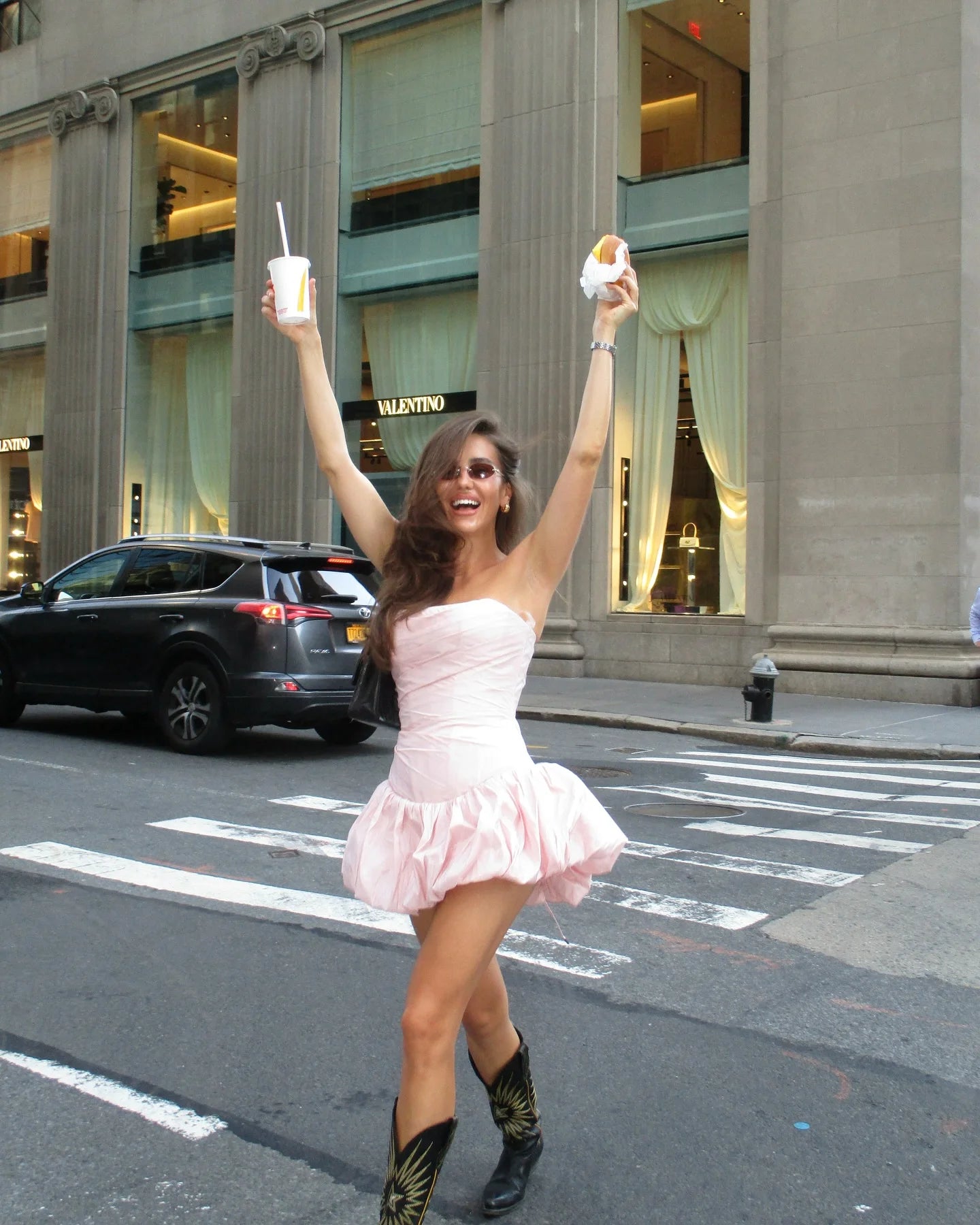 Vestido curto e sensual com drapeado e franzido, modelo 2026, rosa, modelo Bubble Mini,