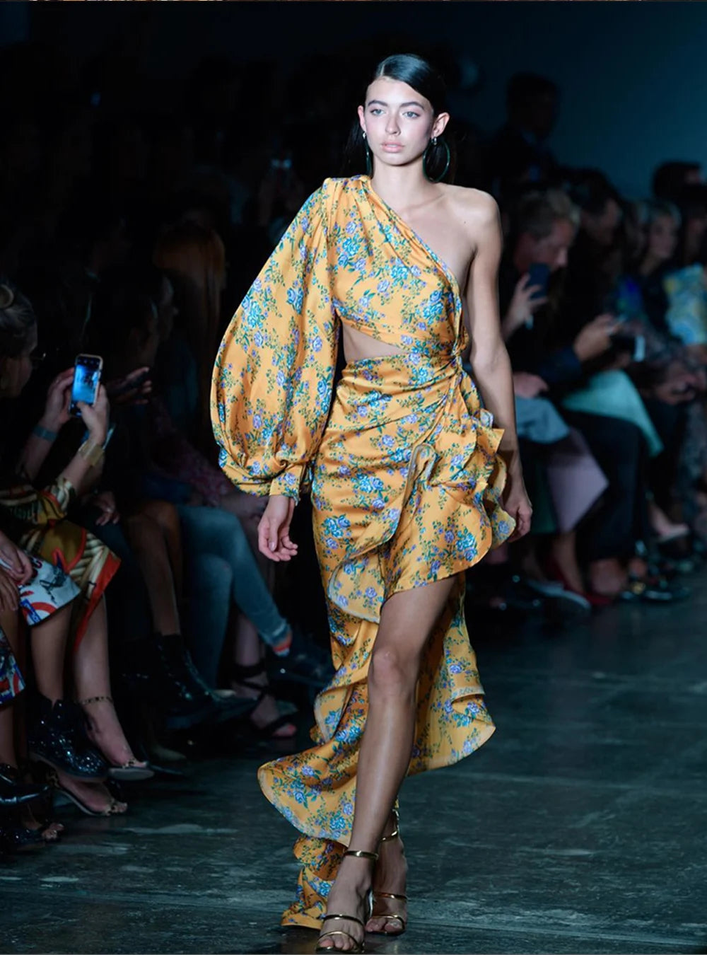 Vestido Longo Estampado de Um Ombro Só com Babados Elegante