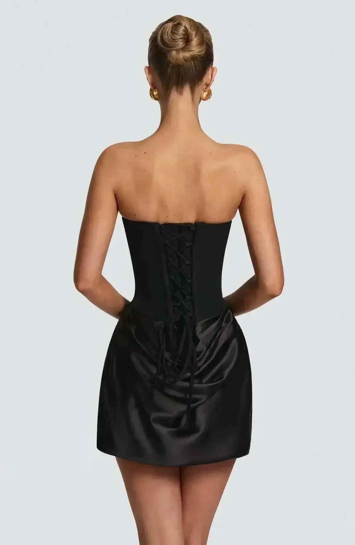 Vestido de Mulher Patchwork Plissado Slim sem Alças, Mini para Festa e Noite de Verão 2026