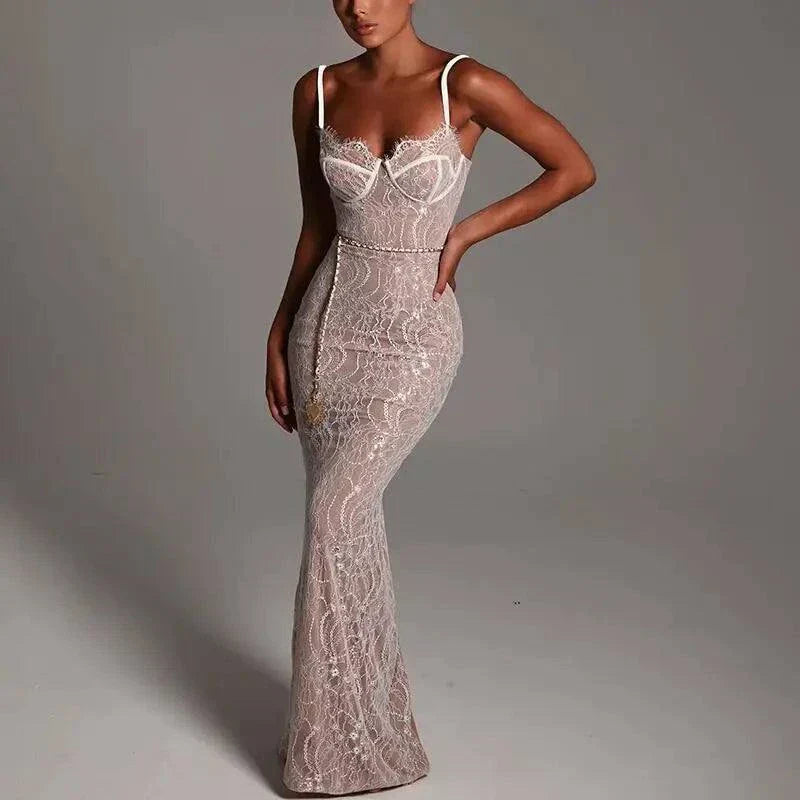 Vestido longo sexy de renda com fenda e ombros descobertos para festa elegante