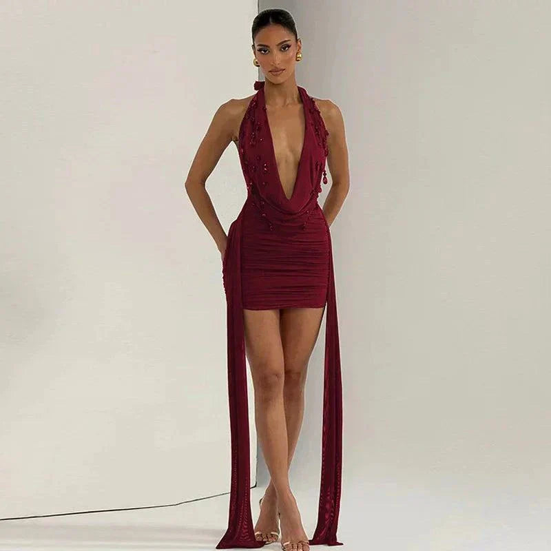 Vestido mini sexy halter com decote em V profundo e costas ao ar para festas
