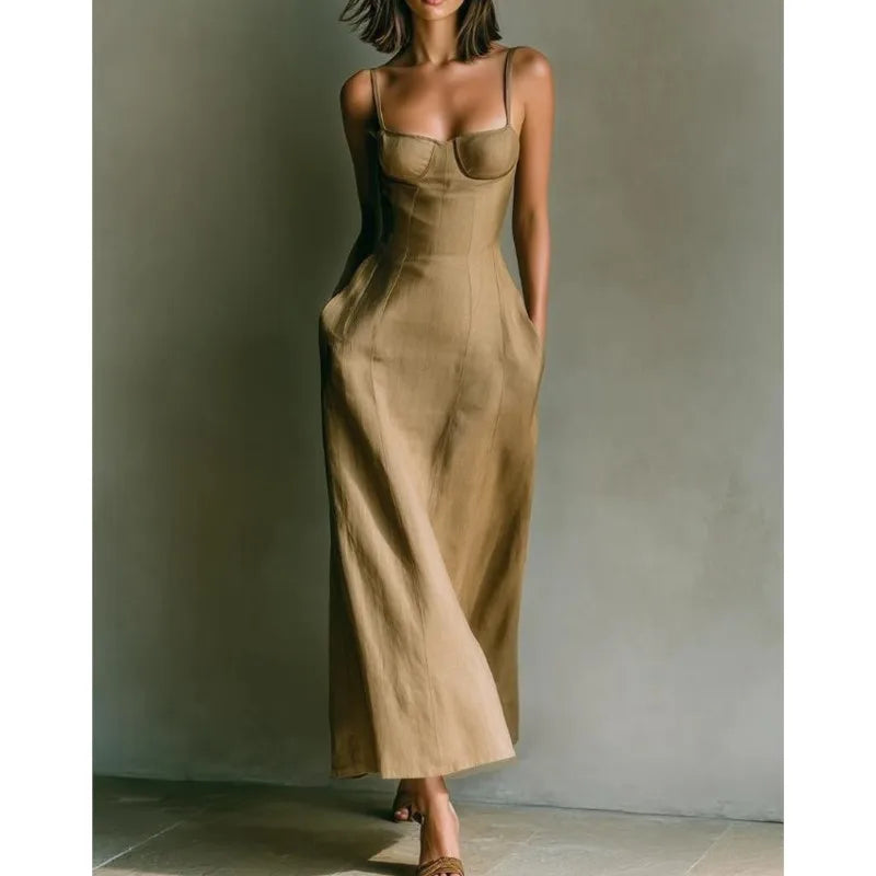Vestido Midi Elegante de Alcinha com Modelagem Justa e Costas Abertas