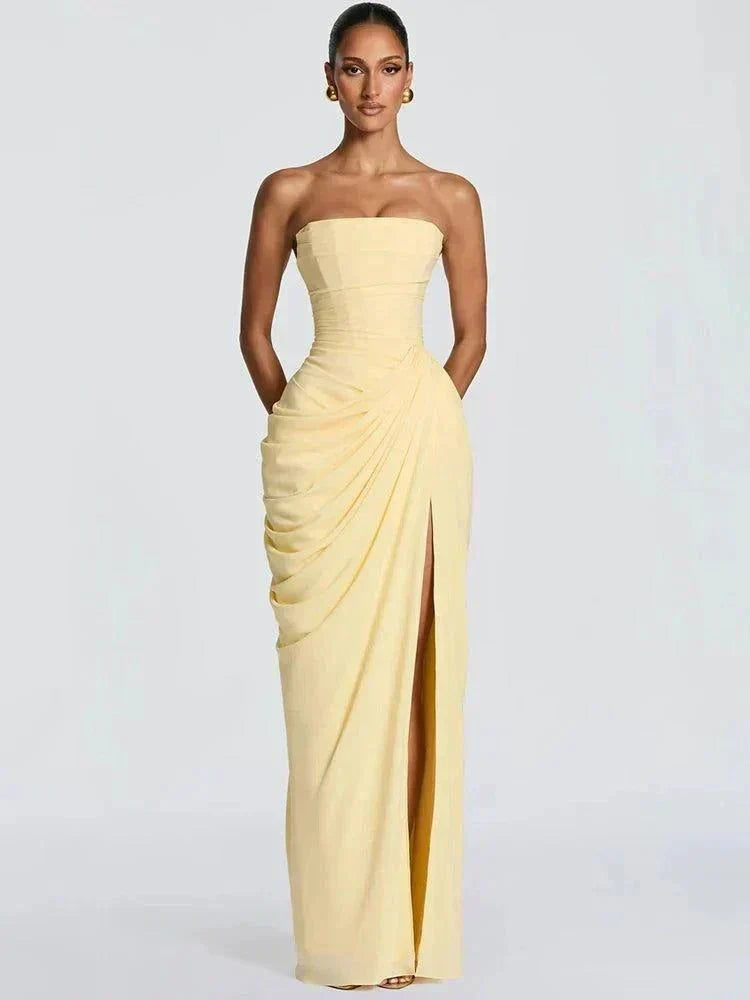 Vestido longo tomara que caia plissado com fenda lateral elegante para festas e ocasiões especiais