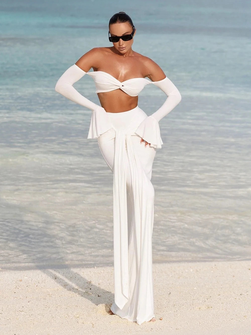 Conjunto Branco de Crop Top Manga Flare e Saia Longa Party