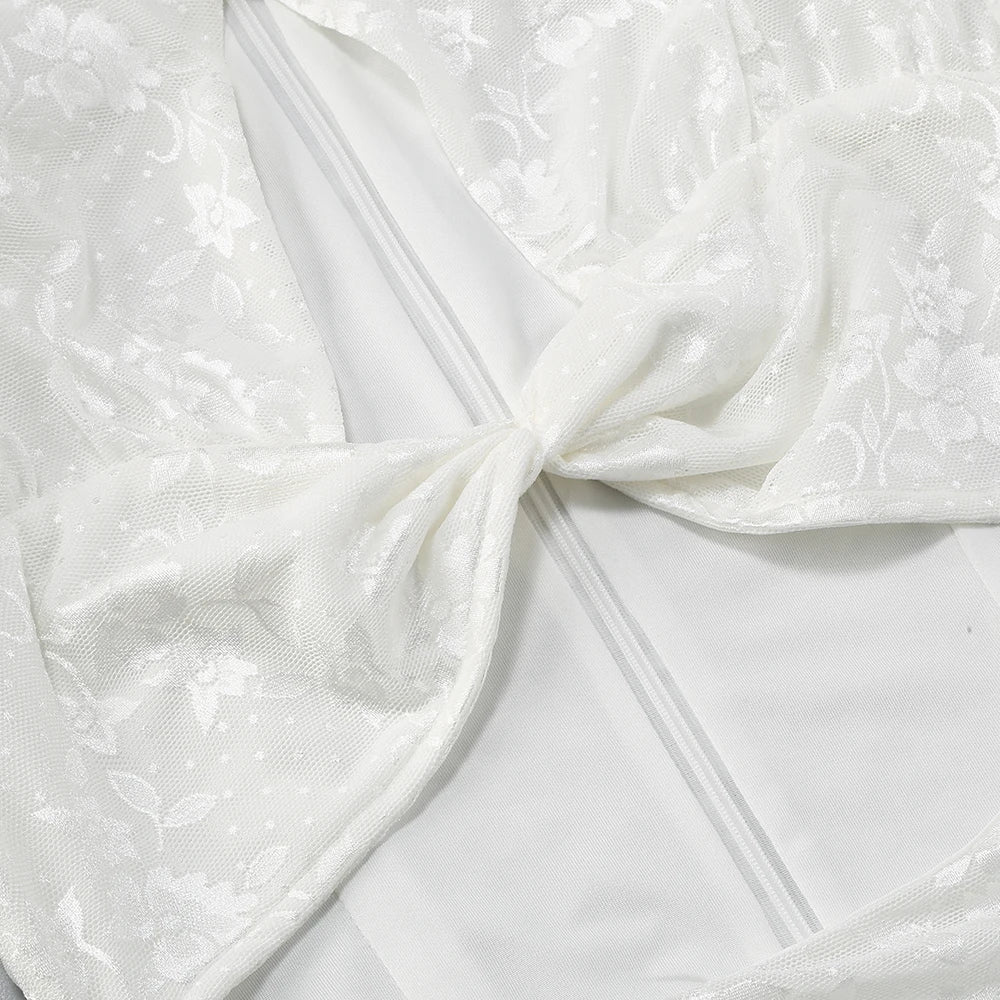 Vestido Curto Justo em Renda Vermelho e Branco com Luvas