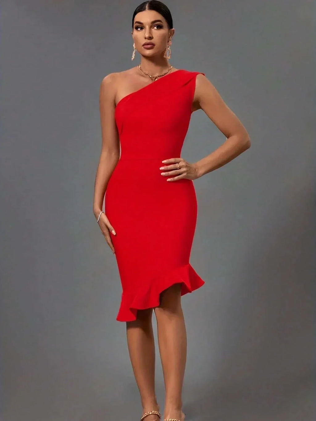 Vestido bandagem elegante de verão para mulher, ombro único com folhos, comprimento até ao joelho para festa e cocktail.