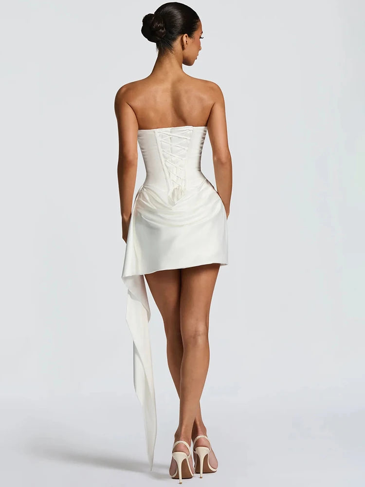 Vestido Curto Tomara que Caia Estruturado com Corset, Drapeado e Laço