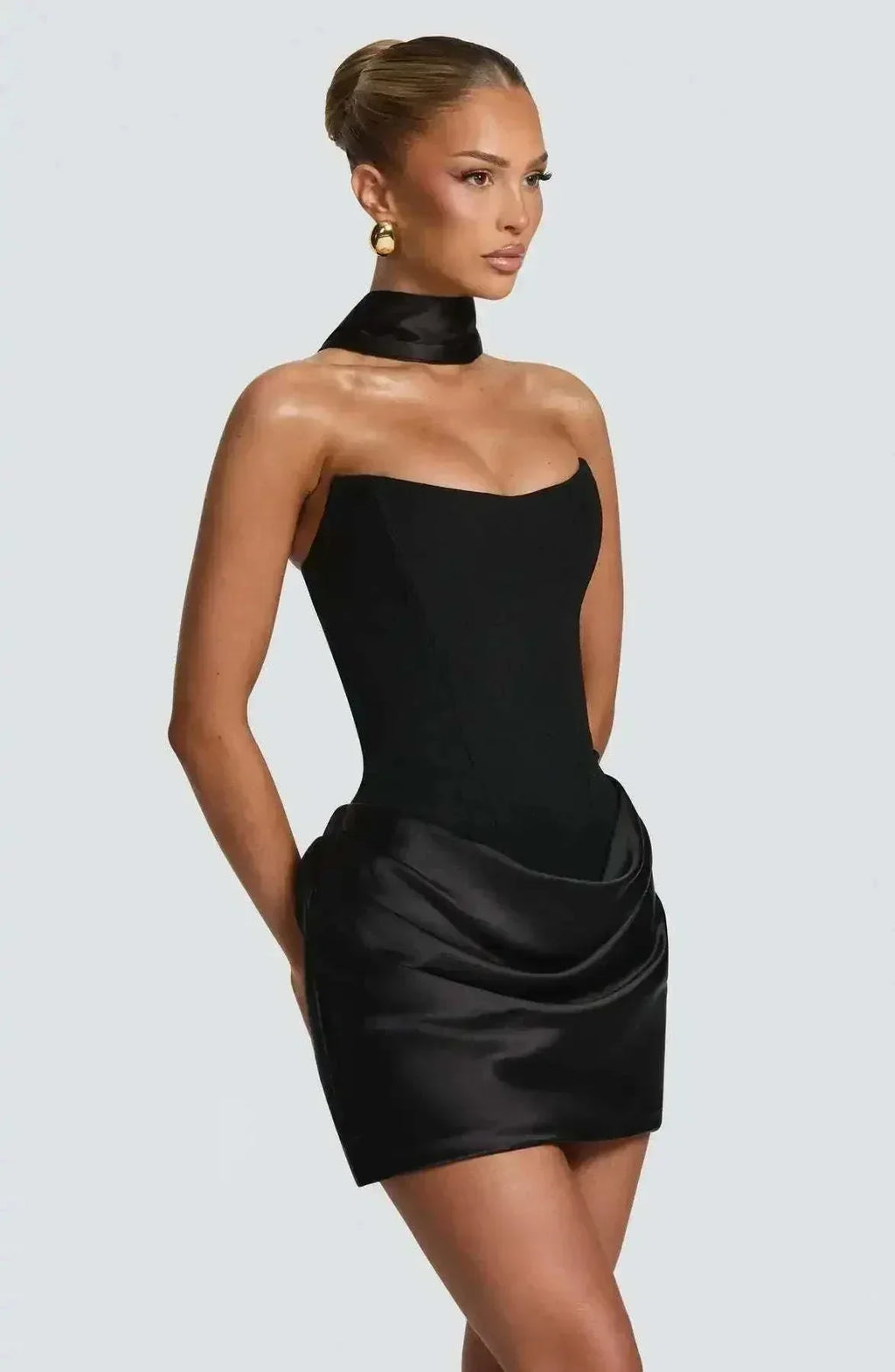 Vestido feminino patchwork plissado justo sem alças mini para festa verão 2026
