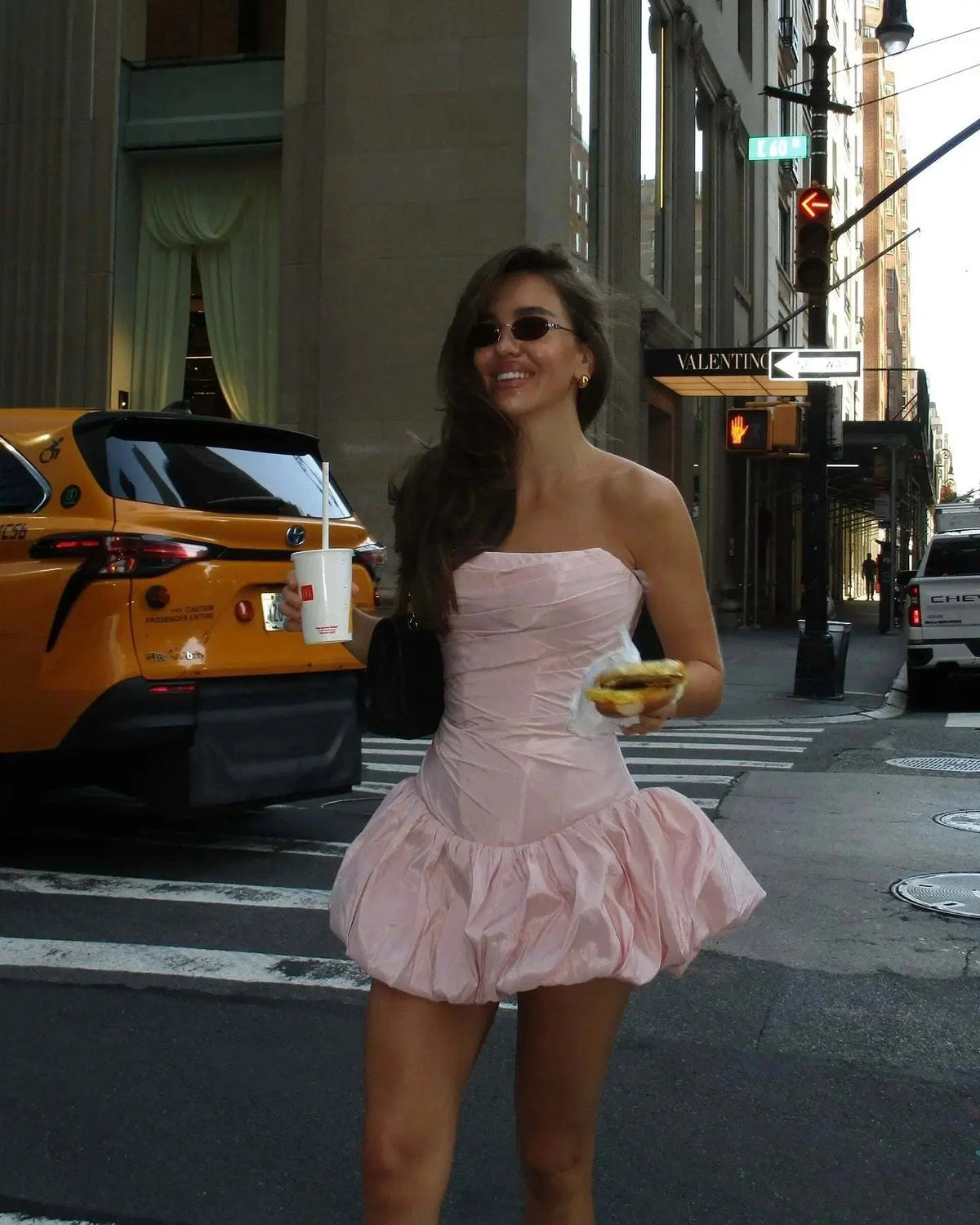 Vestido curto e sensual com drapeado e franzido, modelo 2026, rosa, modelo Bubble Mini, Niquice