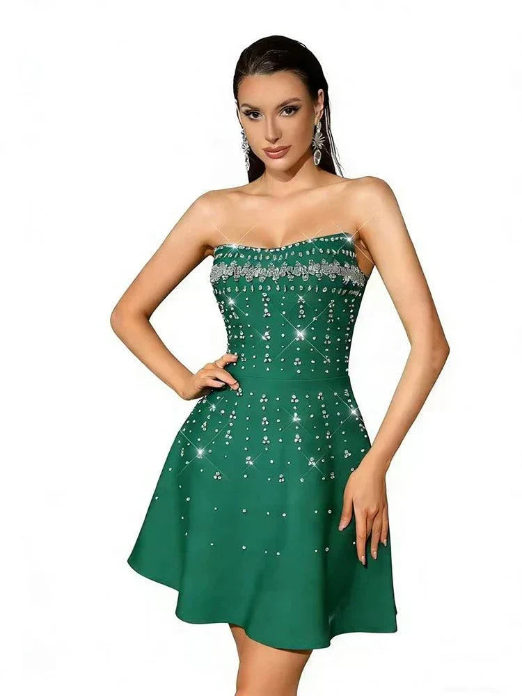 Vestido tomara que caia mini evasê preto com pedraria e strass para festa e balada