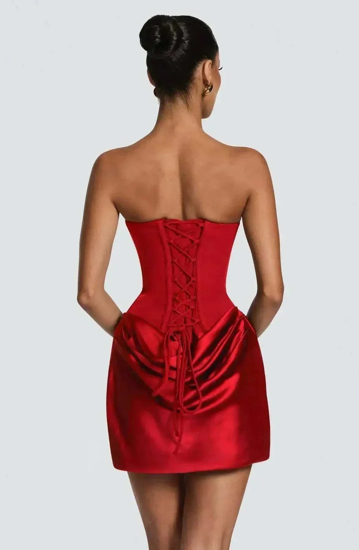 Vestido curto justo feminino patchwork plissado sem alças para festa e noite verão 2026