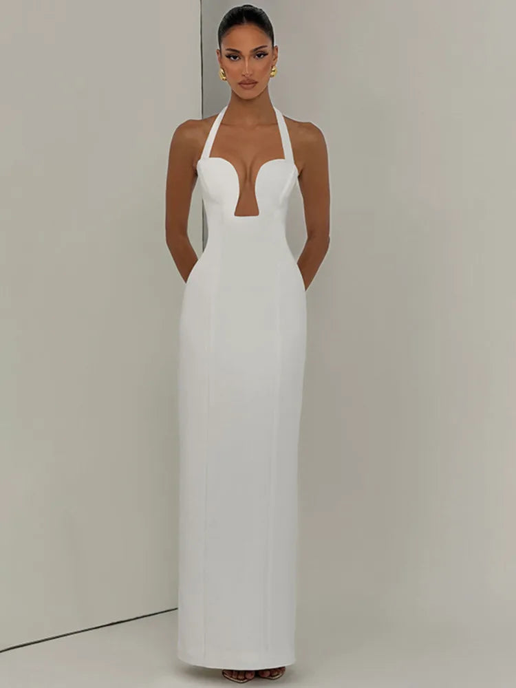 Vestido Longo Halter Justo com Decote Profundo e Recortes Elegant