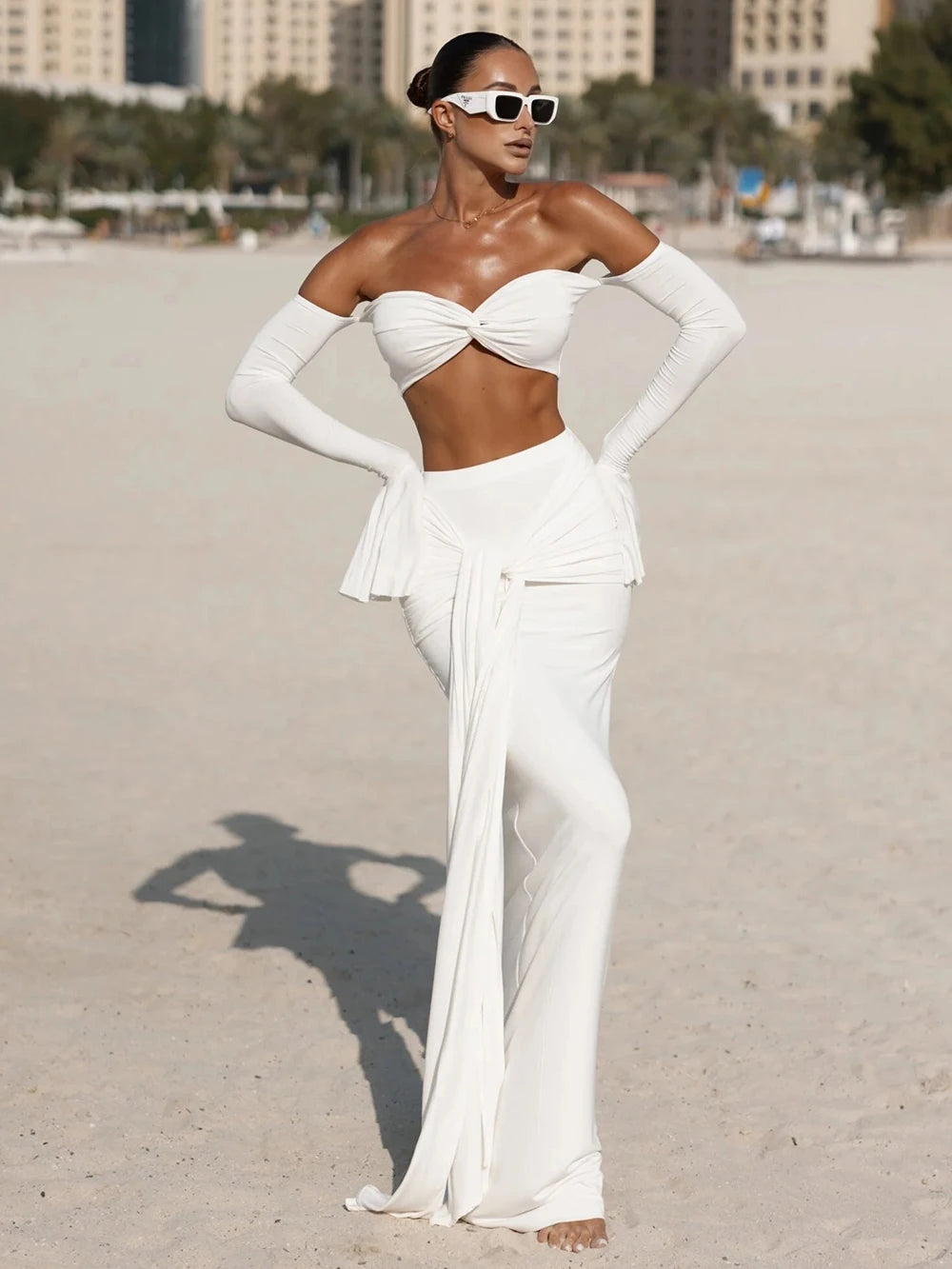 Conjunto Branco de Crop Top Manga Flare e Saia Longa Party