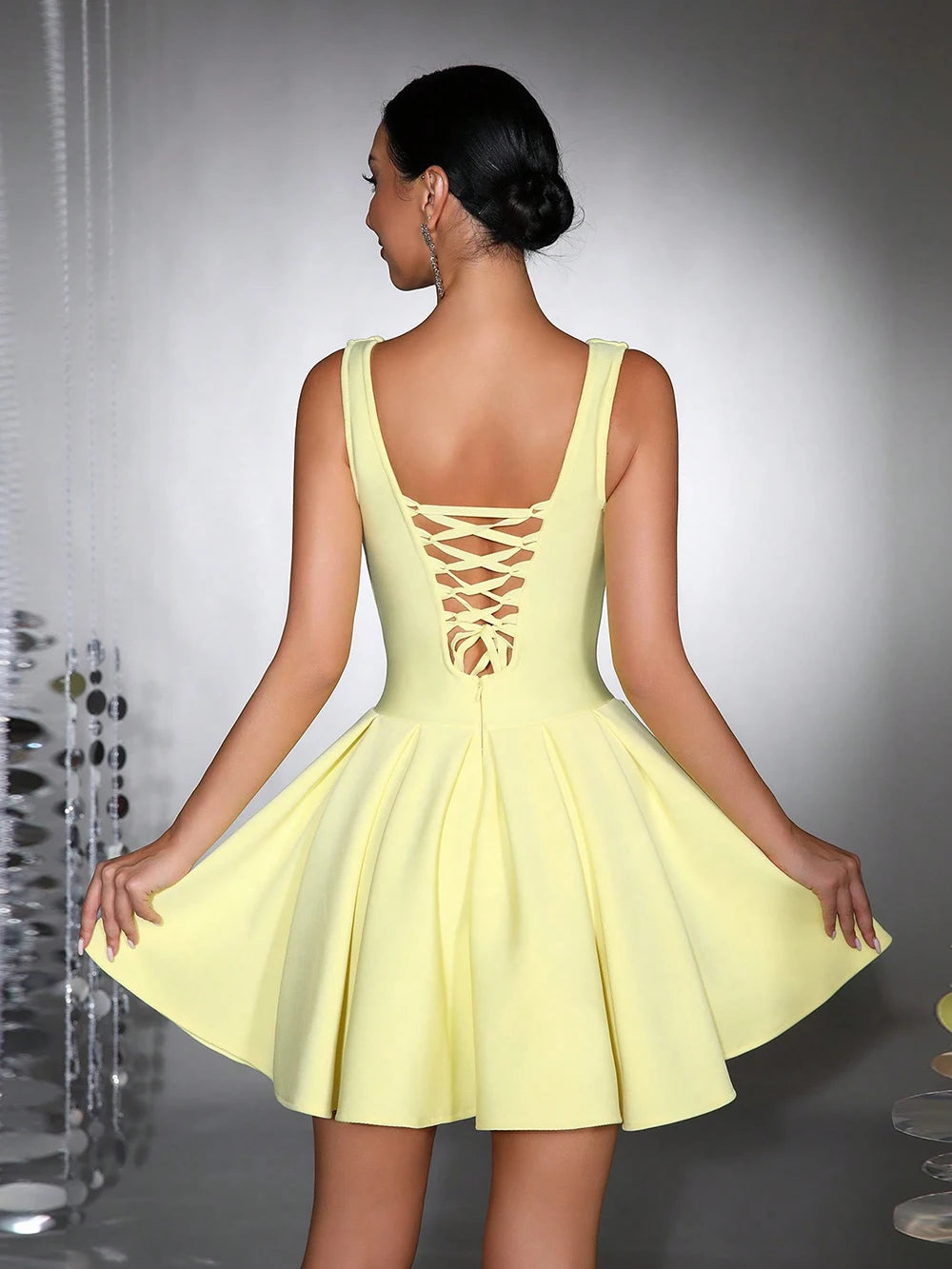 Vestido Bandage Amarelo Curto Plissado de Alcinha | Sexy Club