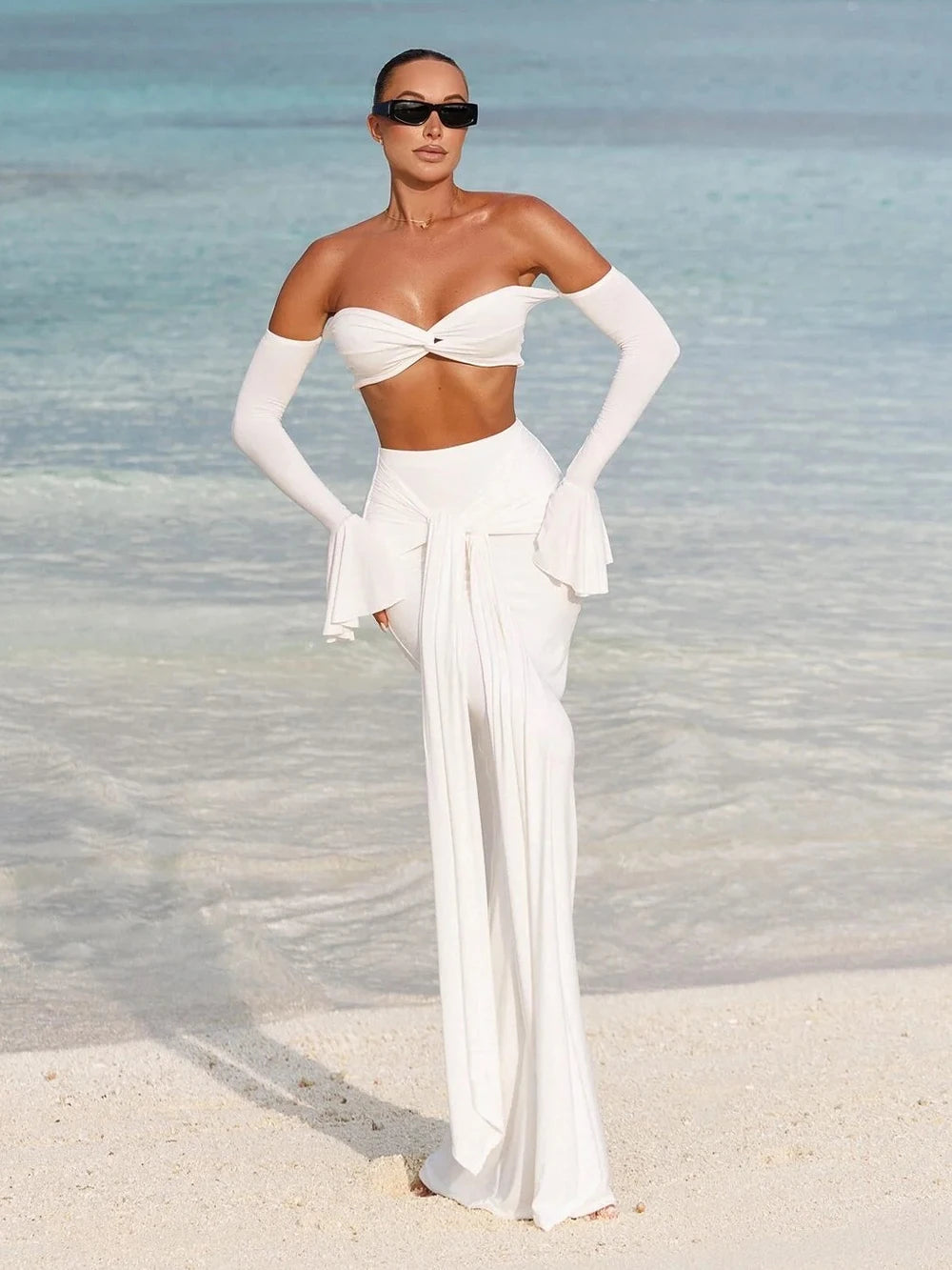 Conjunto Branco de Crop Top Manga Flare e Saia Longa Party