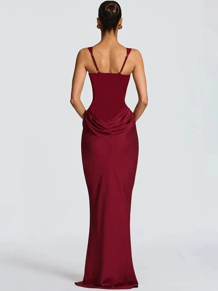 Vestido maxi elegante, sensual, sem costas, gola quadrada e ajustado, ideal para festas e club.