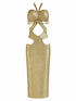 Vestido dourado metalizado de bandagem, com recortes geométricos, alças frente única e franjas de contas no busto