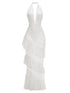 Vestido longo branco sereia com decote profundo em V e babados assimétricos em tule leve e fluido